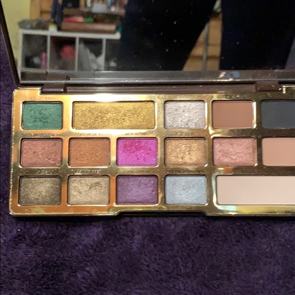 Too faced chocolate pallets - Picture 3 of 3